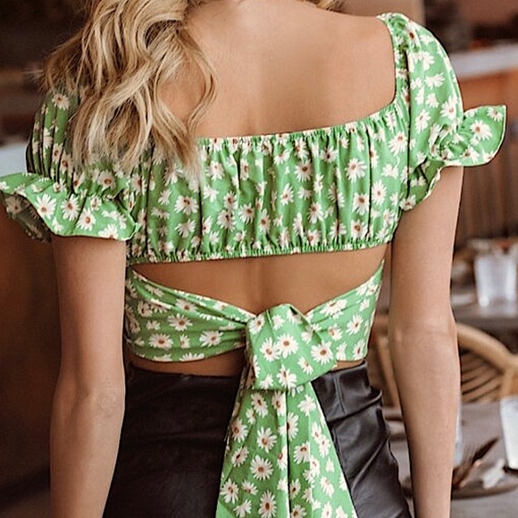 *NEW* Floral Tie Back Top - Picture 2 of 5